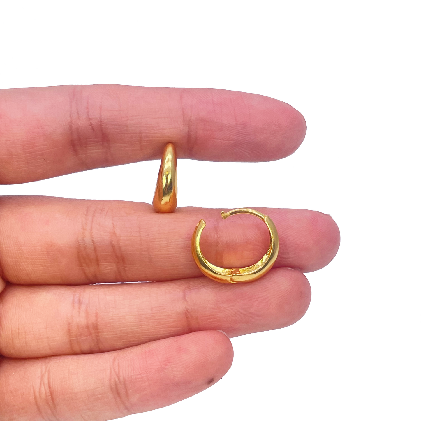 18ct Yellow Gold Pair Of High Polished Dome Hoop Huggie Earrings 10.8mm Diameter