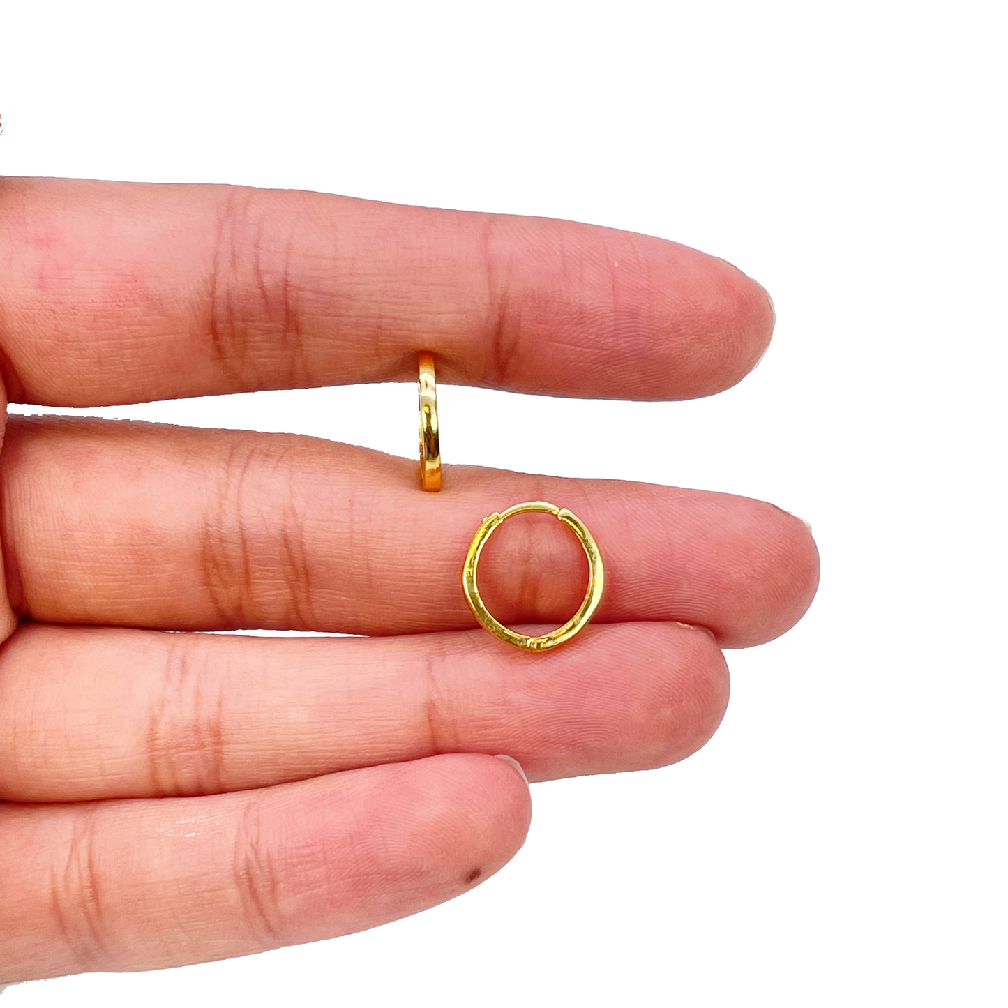 18ct Yellow Gold Pair Of High Polished Plain Hoop Huggie Earrings 9.3mm Diameter