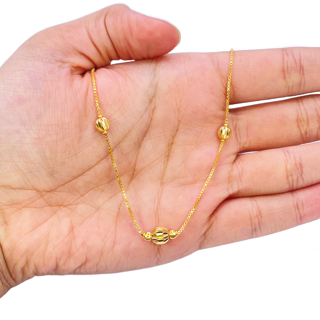 22ct Yellow Gold Shiny Diamond Cut Five Gold Ball Beaded Necklace 19 Inches