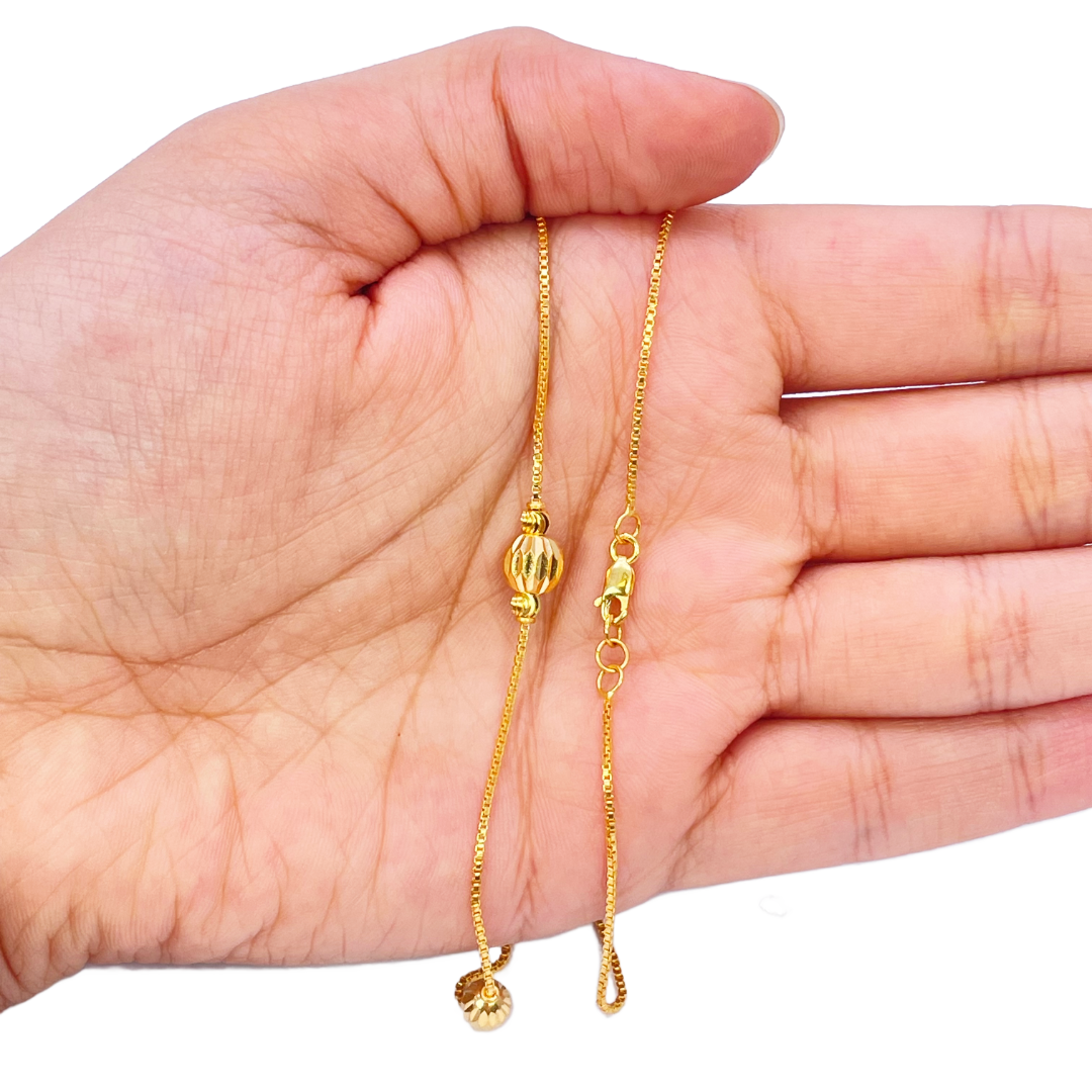 22ct Yellow Gold Shiny Diamond Cut Five Gold Ball Beaded Necklace 19 Inches