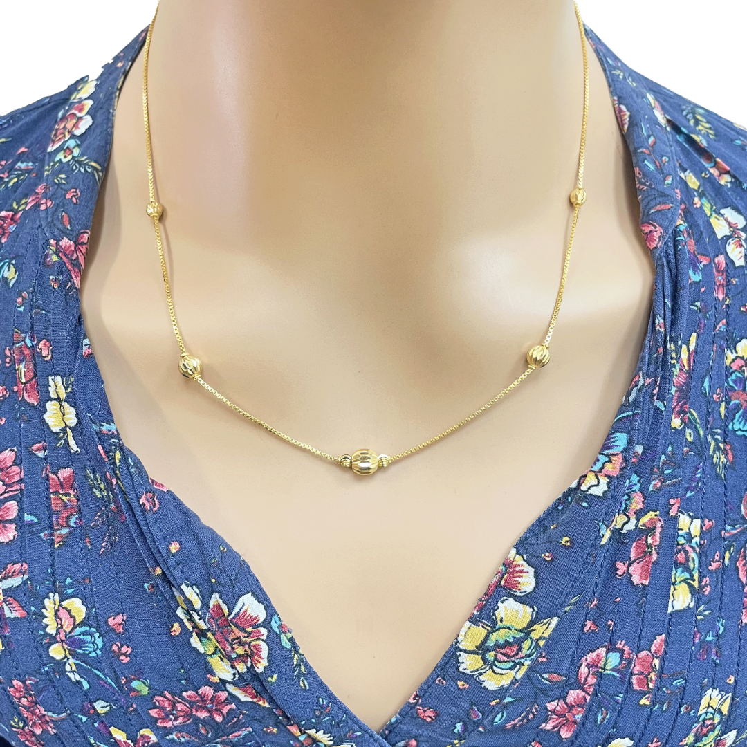 22ct Yellow Gold Shiny Diamond Cut Five Gold Ball Beaded Necklace 19 Inches