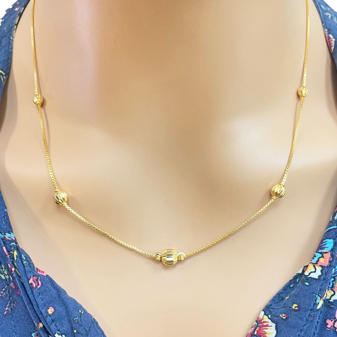22ct Yellow Gold Shiny Diamond Cut Five Gold Ball Beaded Necklace 19 Inches