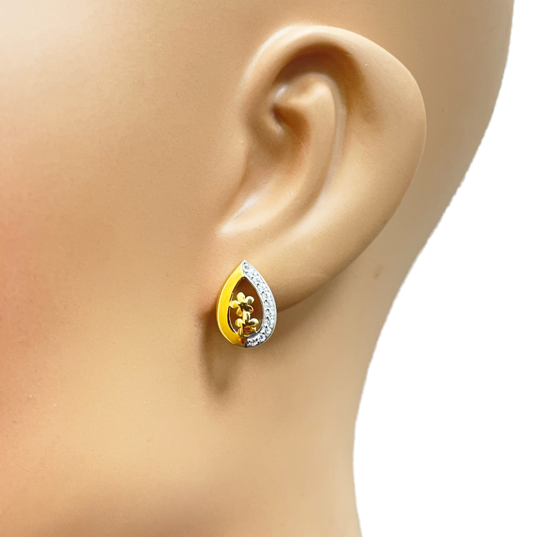 22ct Yellow Gold Floral Sparkly Floral Pendant, Chain & Stud Earrings