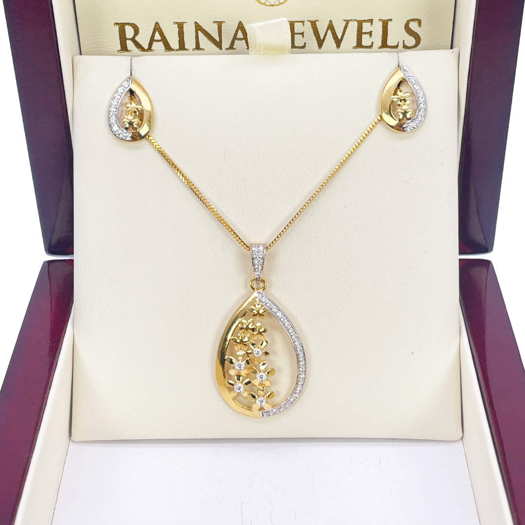22ct Yellow Gold Floral Sparkly Floral Pendant, Chain & Stud Earrings