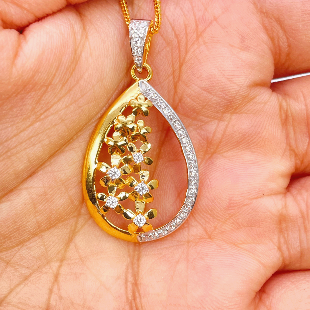 22ct Yellow Gold Floral Sparkly Floral Pendant, Chain & Stud Earrings