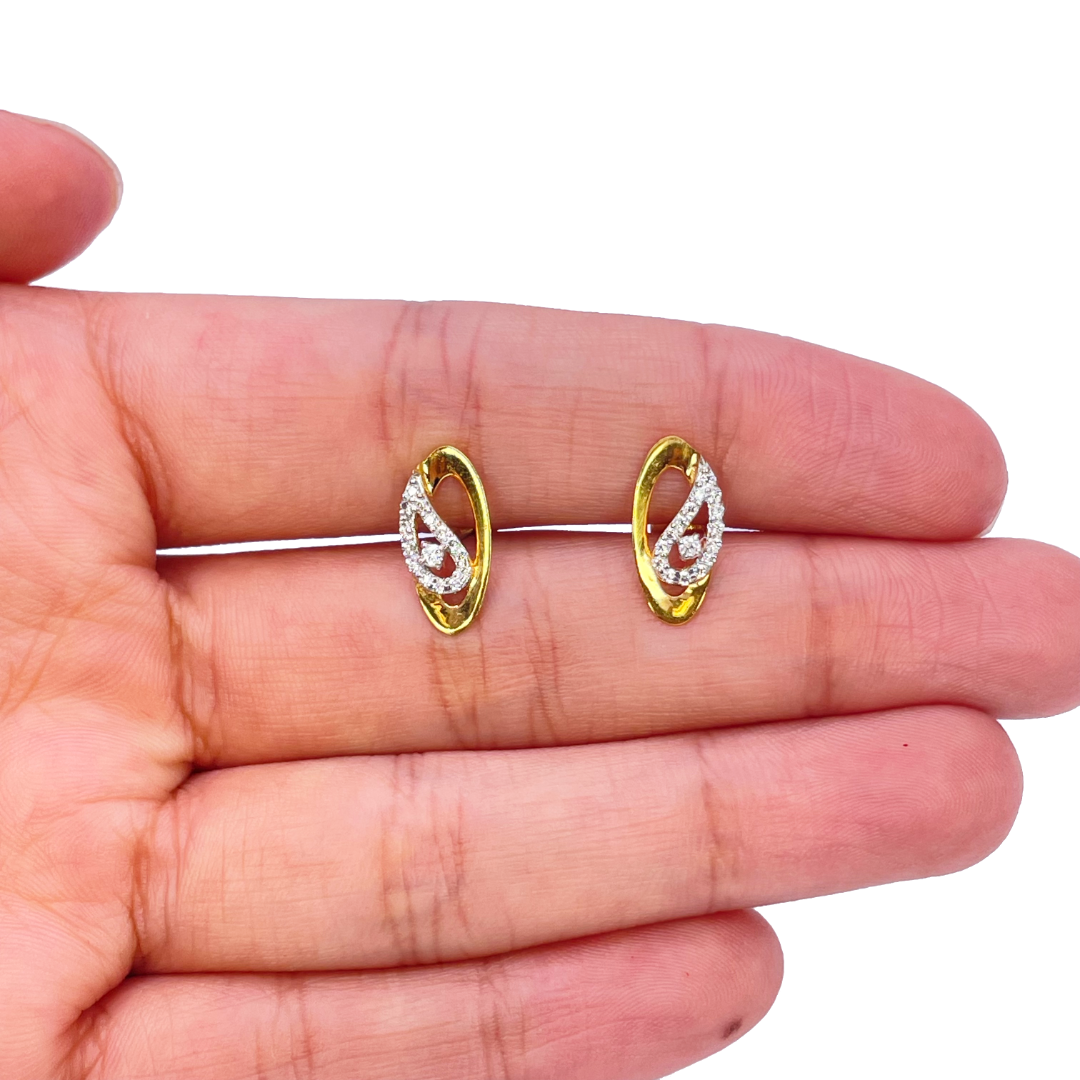 22ct Yellow Gold Floral Sparkly Leaf Pendant, Chain & Stud Earrings Set
