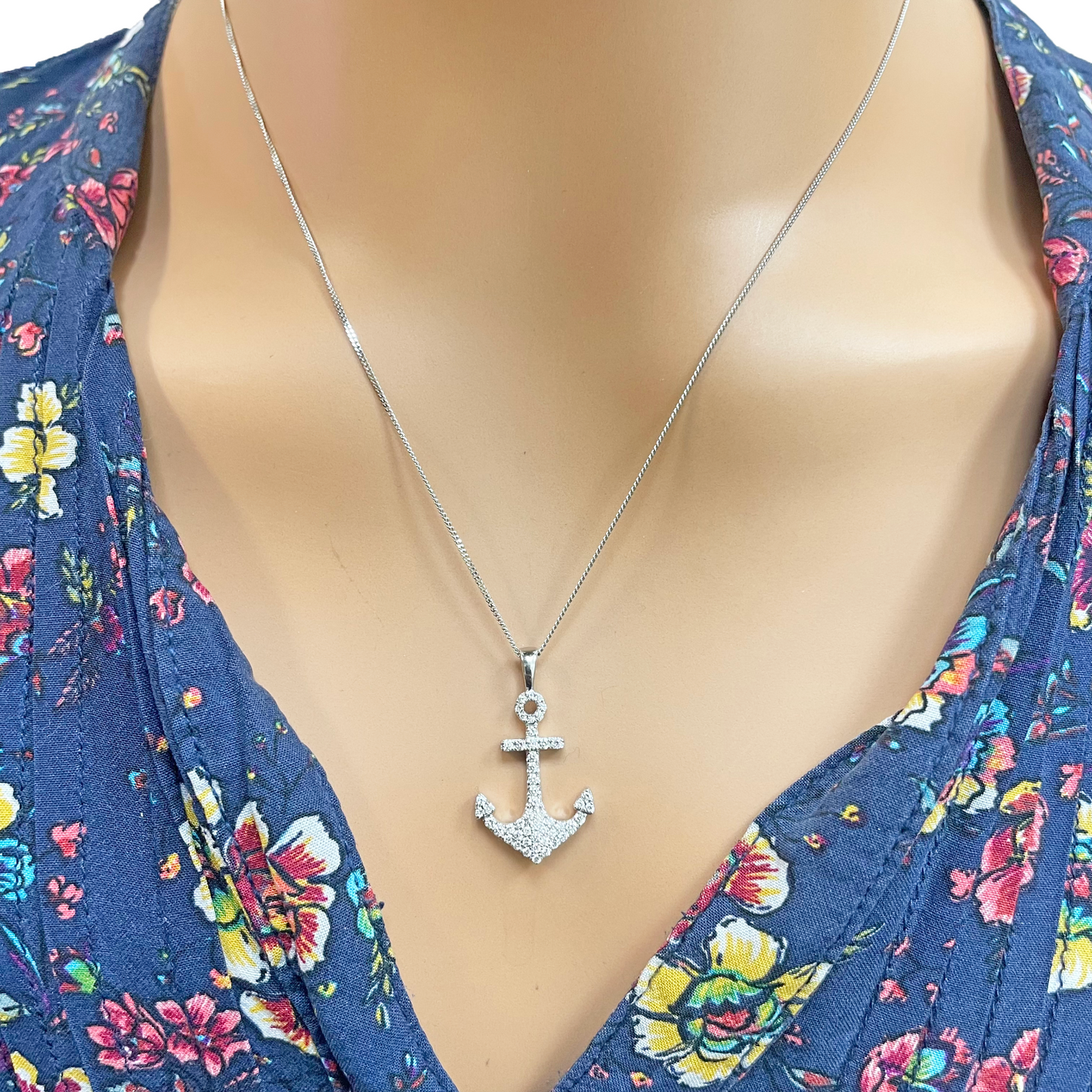 18ct White Gold Natrual Diamond Anchor Sailor Pendant 0.30ct (25mm x 14mm)