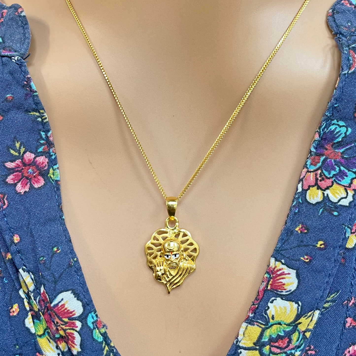22ct Yellow Gold High Polished Sai Baba Pendant 22mm Length
