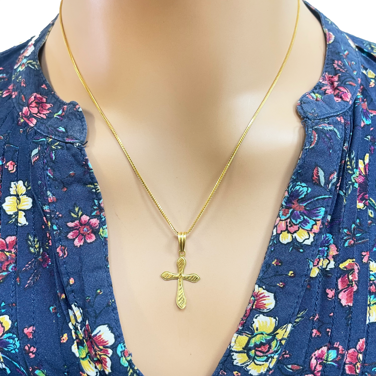 22ct Yellow Gold High Polished Diamond Cut Stripped Cross Pendant 27mm Length