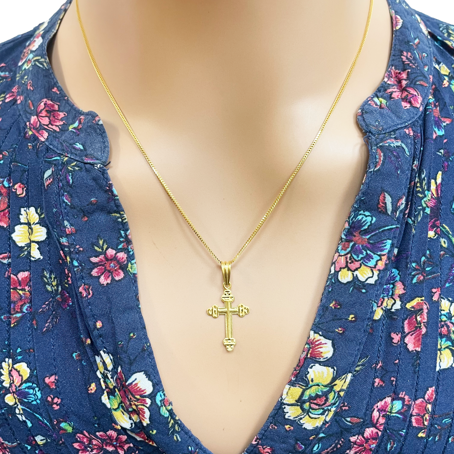 22ct Yellow Gold High Polished Diamond Cut Cross Pendant 28mm Length