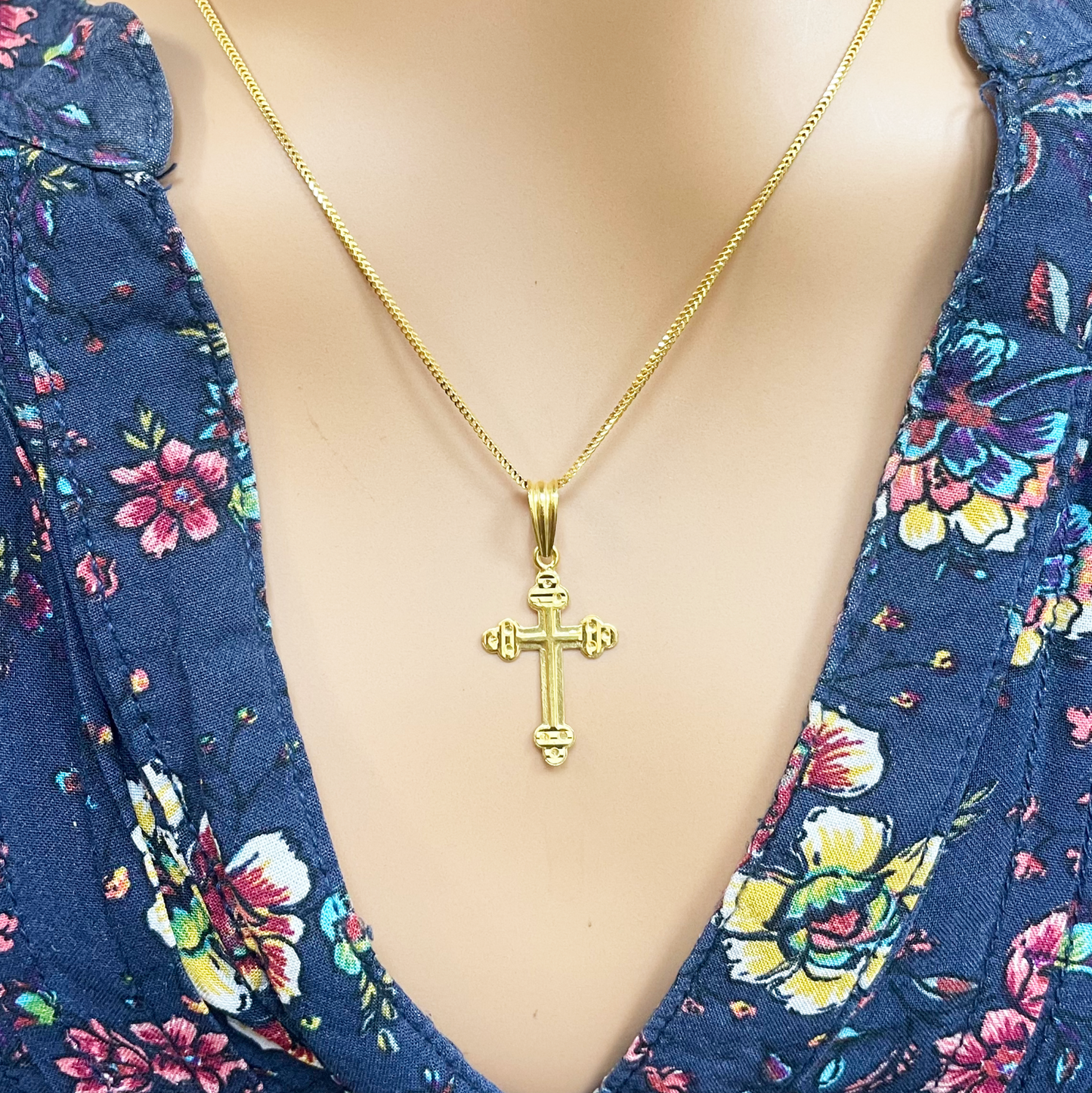 22ct Yellow Gold High Polished Diamond Cut Cross Pendant 28mm Length
