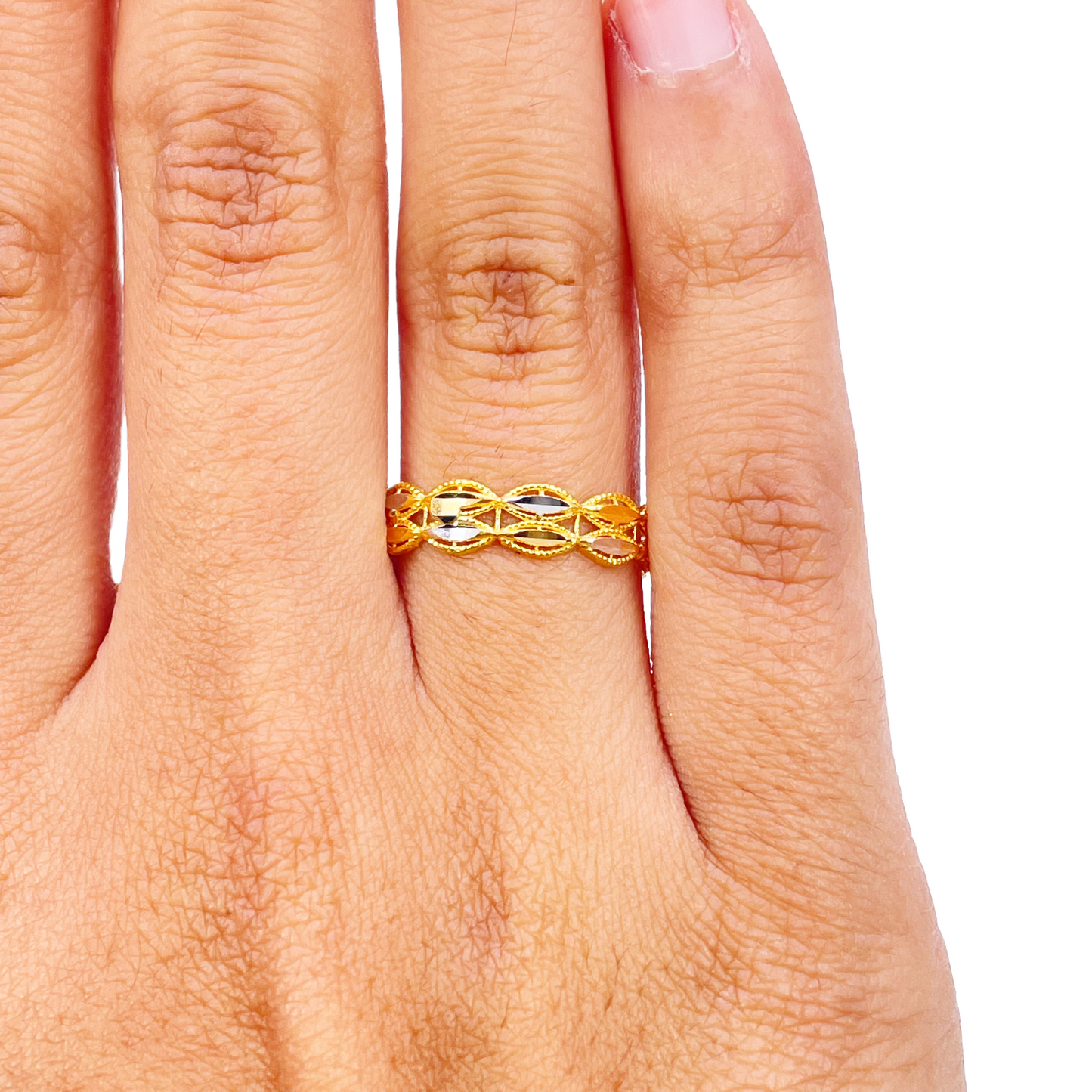 22ct Yellow Gold Beautiful Two Tone High Polished Milgrain Leaf Design Ring