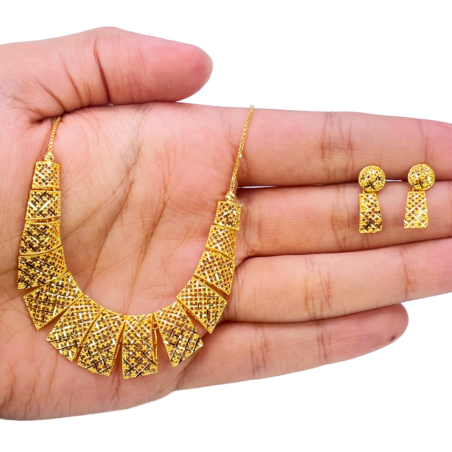22ct Yellow Gold Diamond Cut Mesh Sparkly Necklace & Matching Drop Earrings