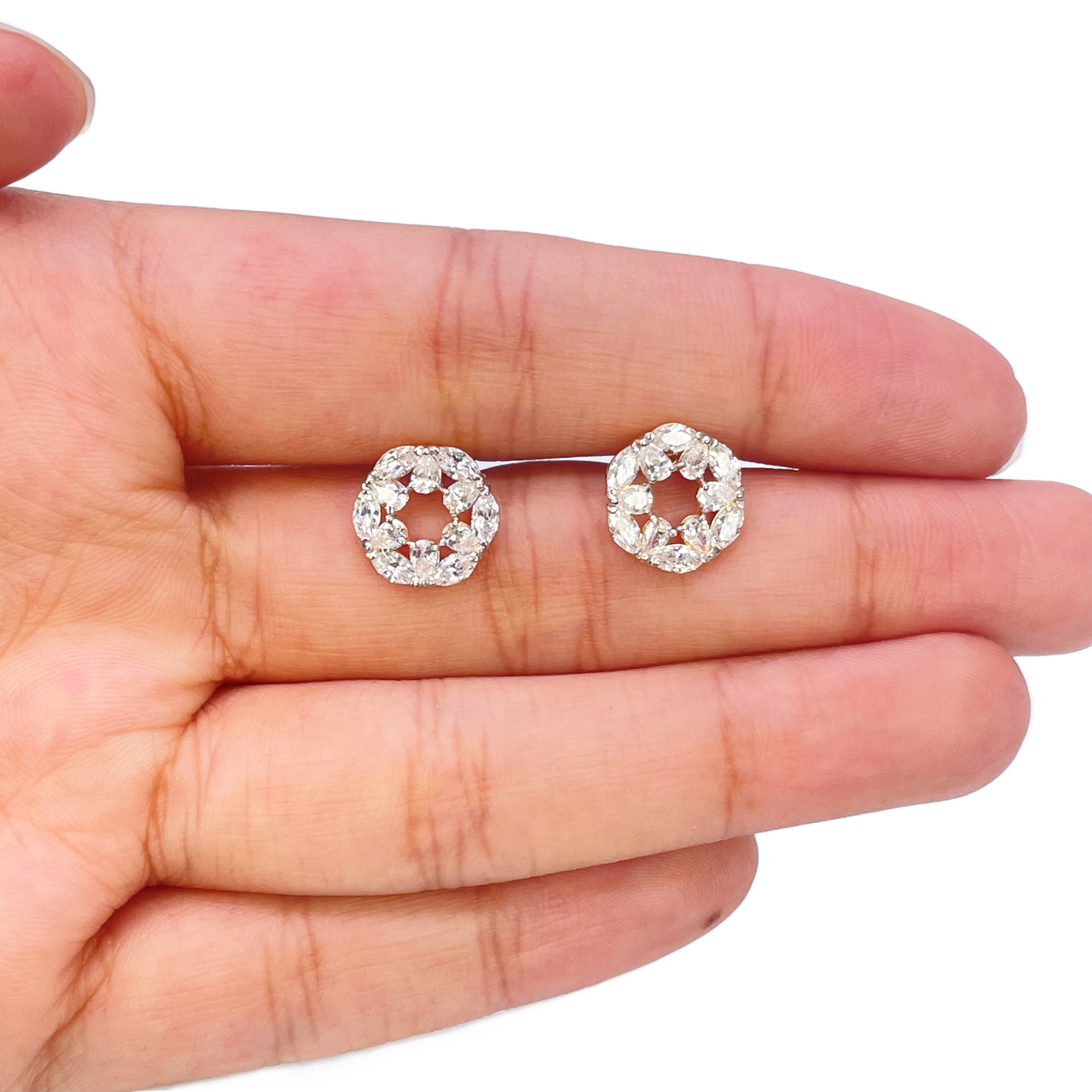 22ct Yellow Gold Ladies Sparkly Cubic Zirconia 17.5 Inch Necklace & Stud Earrings Set