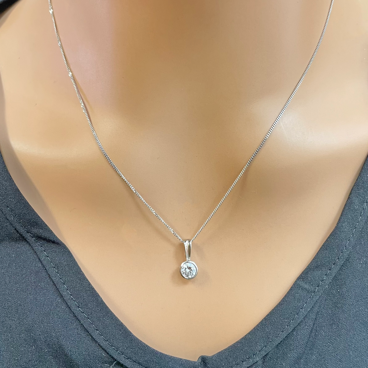 18ct White Gold Round Cubic Zirconia Bezel Set Solitaire Pendant & Chain Set 18 Inches