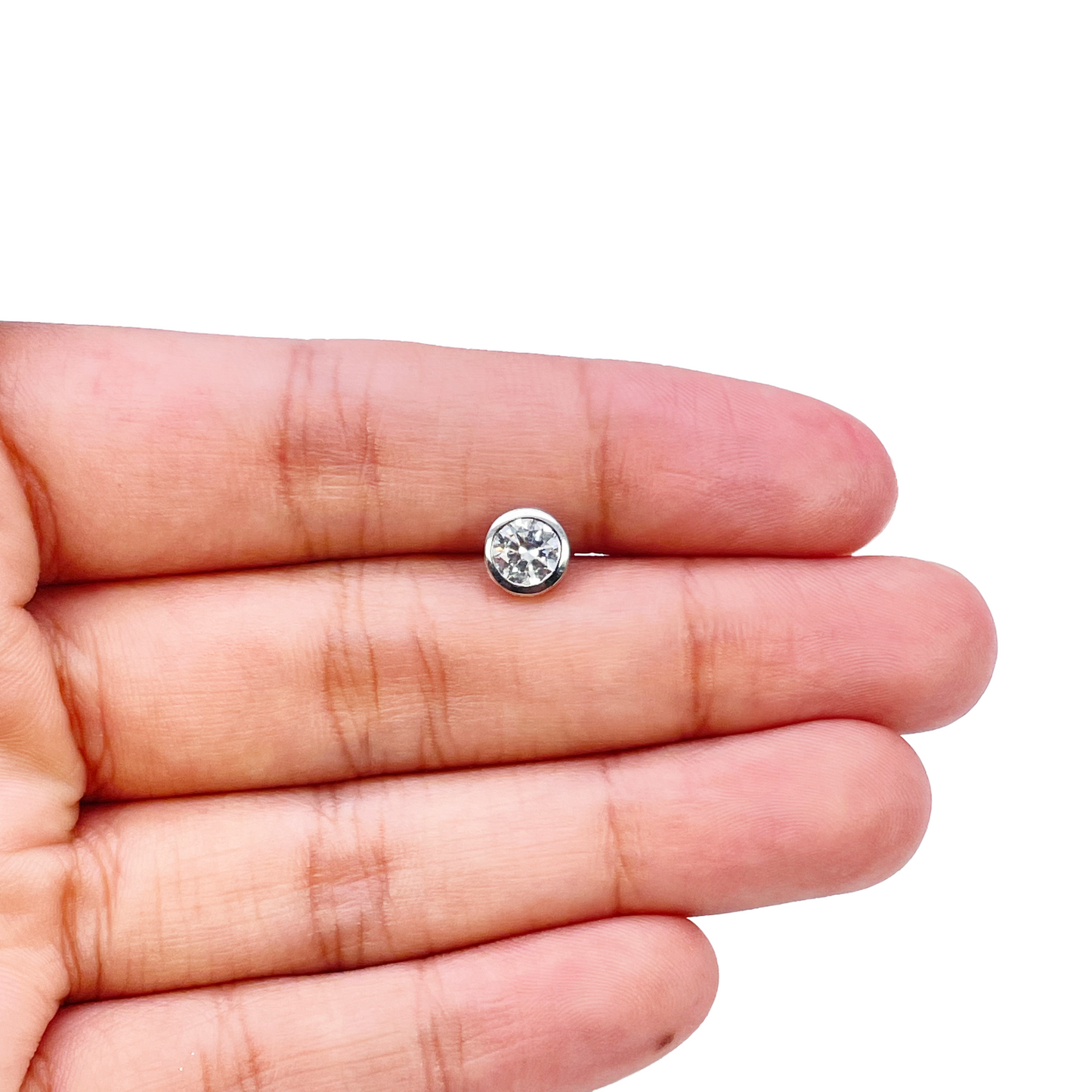 18ct White Gold Round Cubic Zirconia Bezel Set Solitaire Single Gents Ear Stud 6.5mm