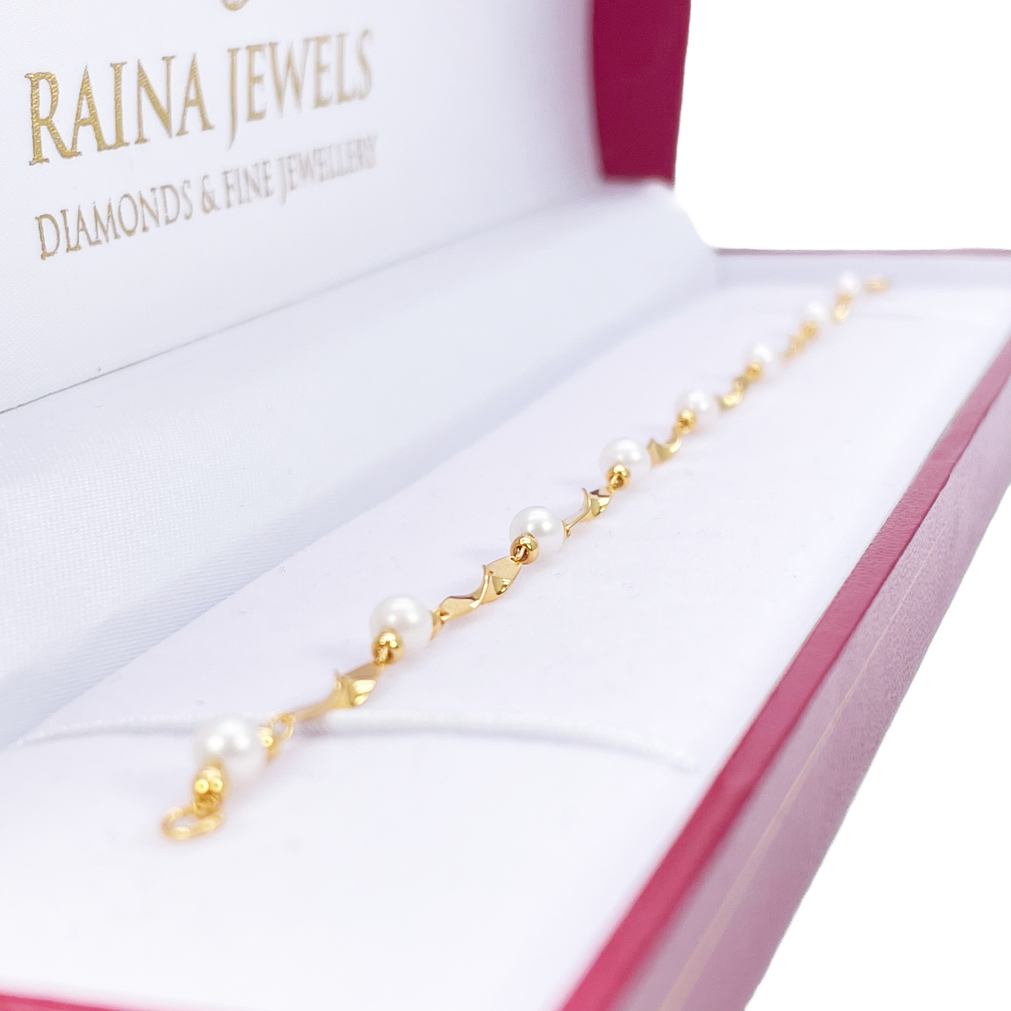 22ct Gold Pearl Bracelet Twisted Link Eight Freshwater Pearls 7 Inches