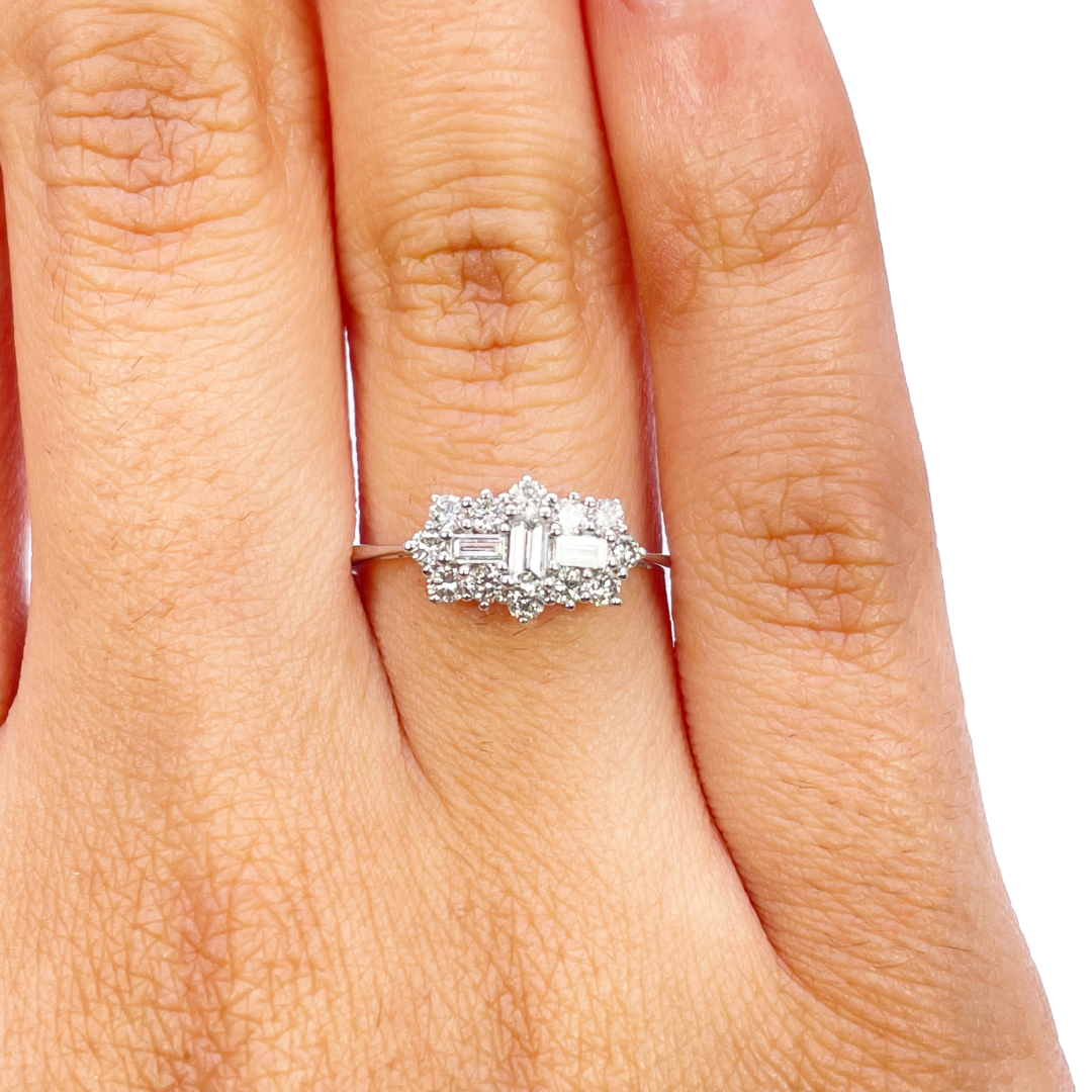 18ct White Gold Natural Diamond Round & Baguette Cluster Ring 1.00 carat GVS