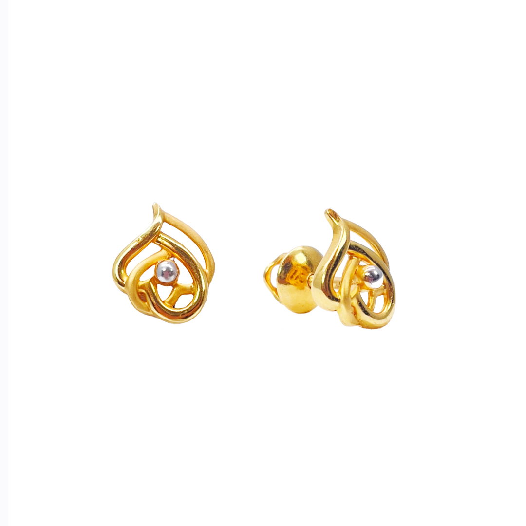 22ct Yellow Gold Flower Design Ladies Stud Earrings 3.2 Grams