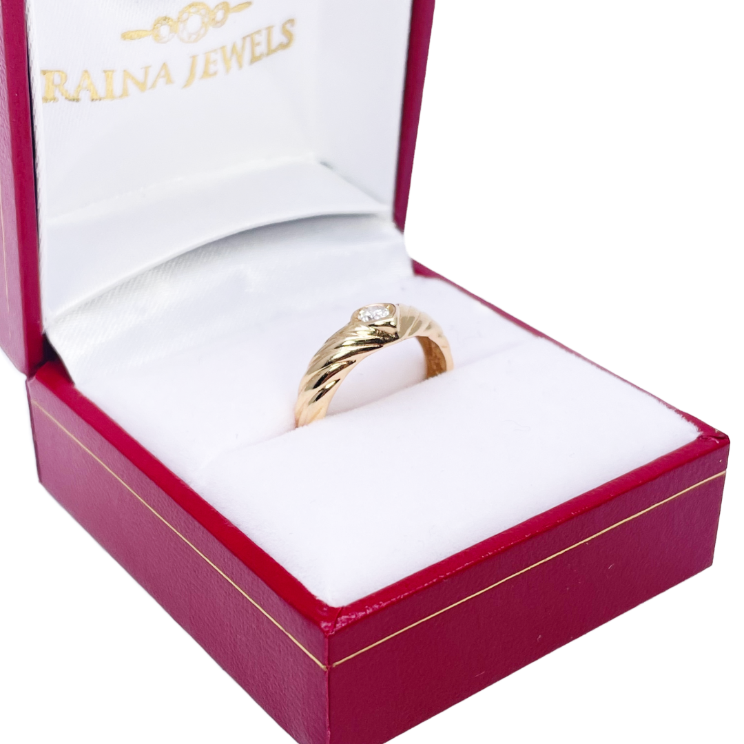18ct Yellow Gold High Polished Solitaire Diamond Ring 0.10ct