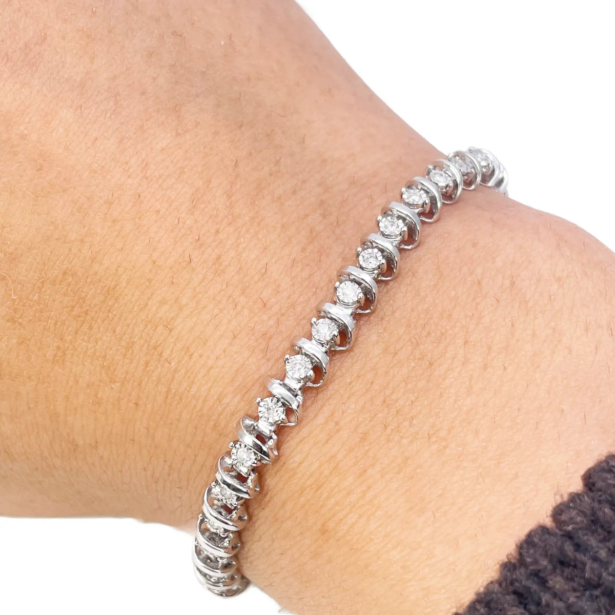 9ct White Gold Diamond Bracelet Illusion Set 0.50ct 6.5 Inches