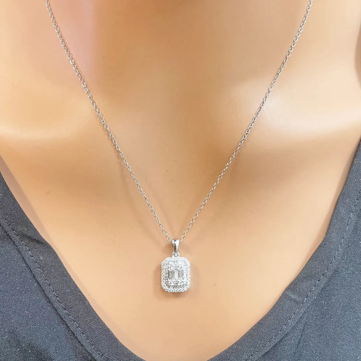 9ct White Gold & Natural Round & Baguette Diamonds Pendant Necklace 0.50ct