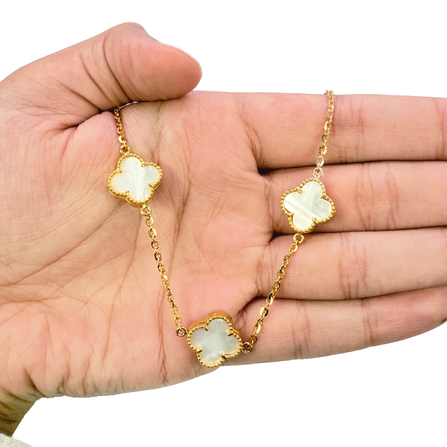 22ct Yellow Gold Mother Of Pearl Clover Necklace 18 Inches