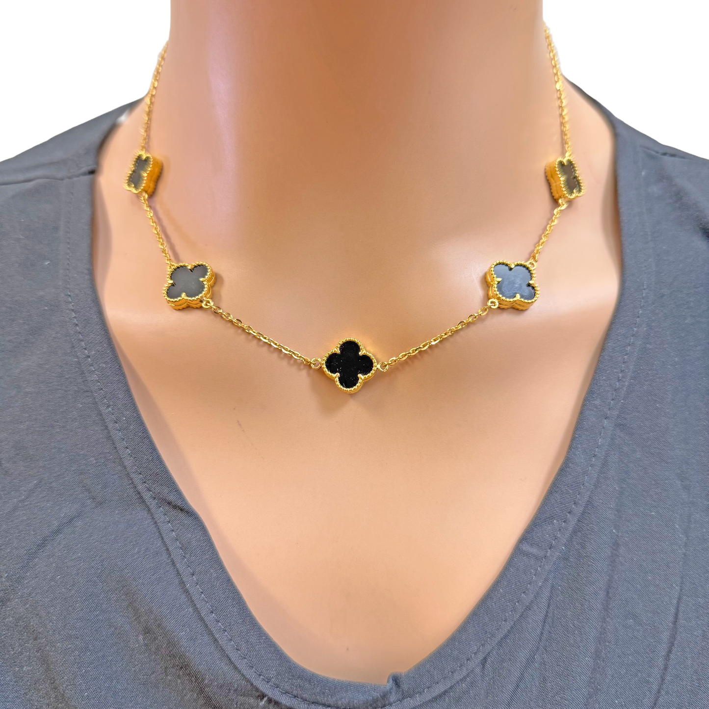 22ct Yellow Gold Black Onyx Clover Necklace 18 Inches
