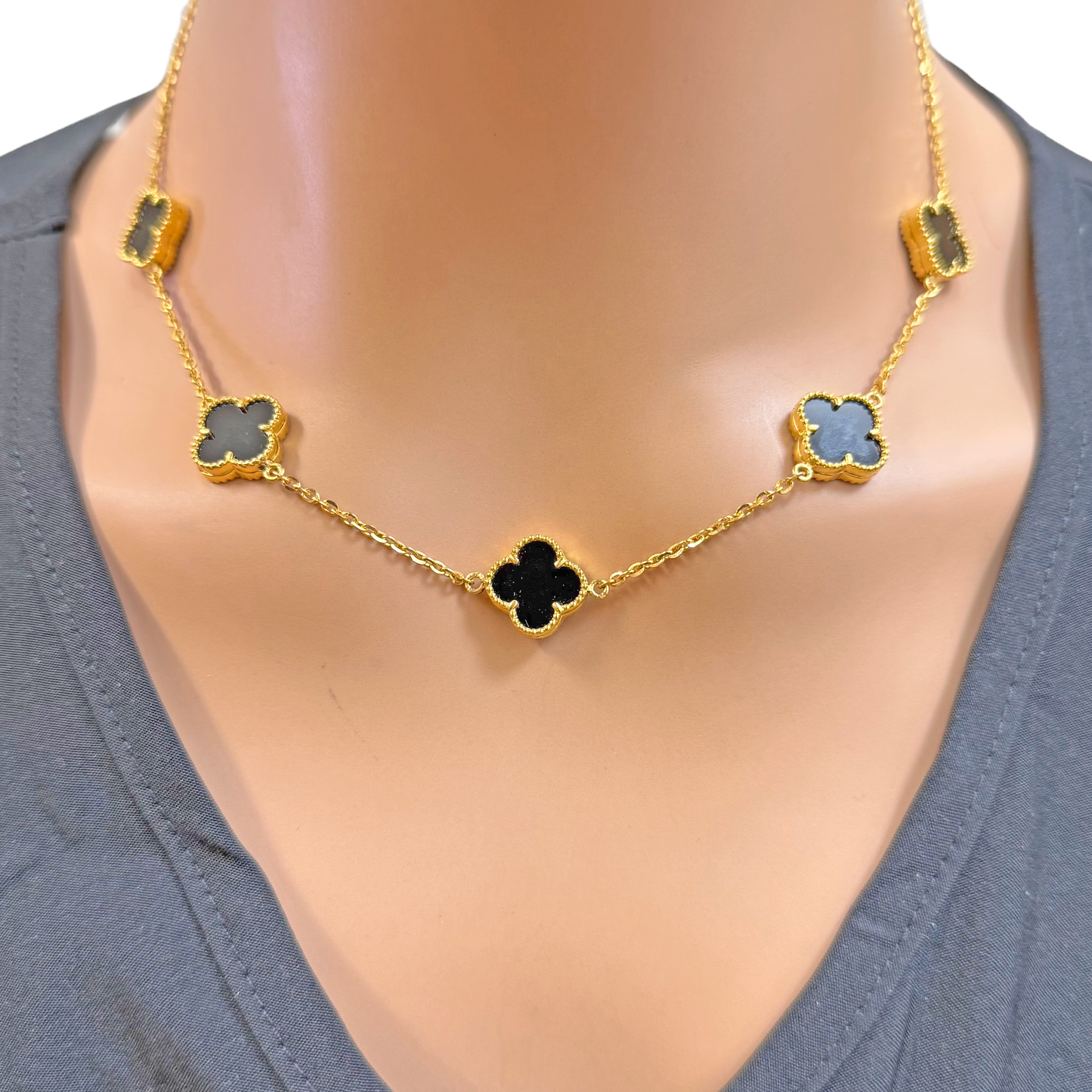 22ct Yellow Gold Black Onyx Clover Necklace 18 Inches
