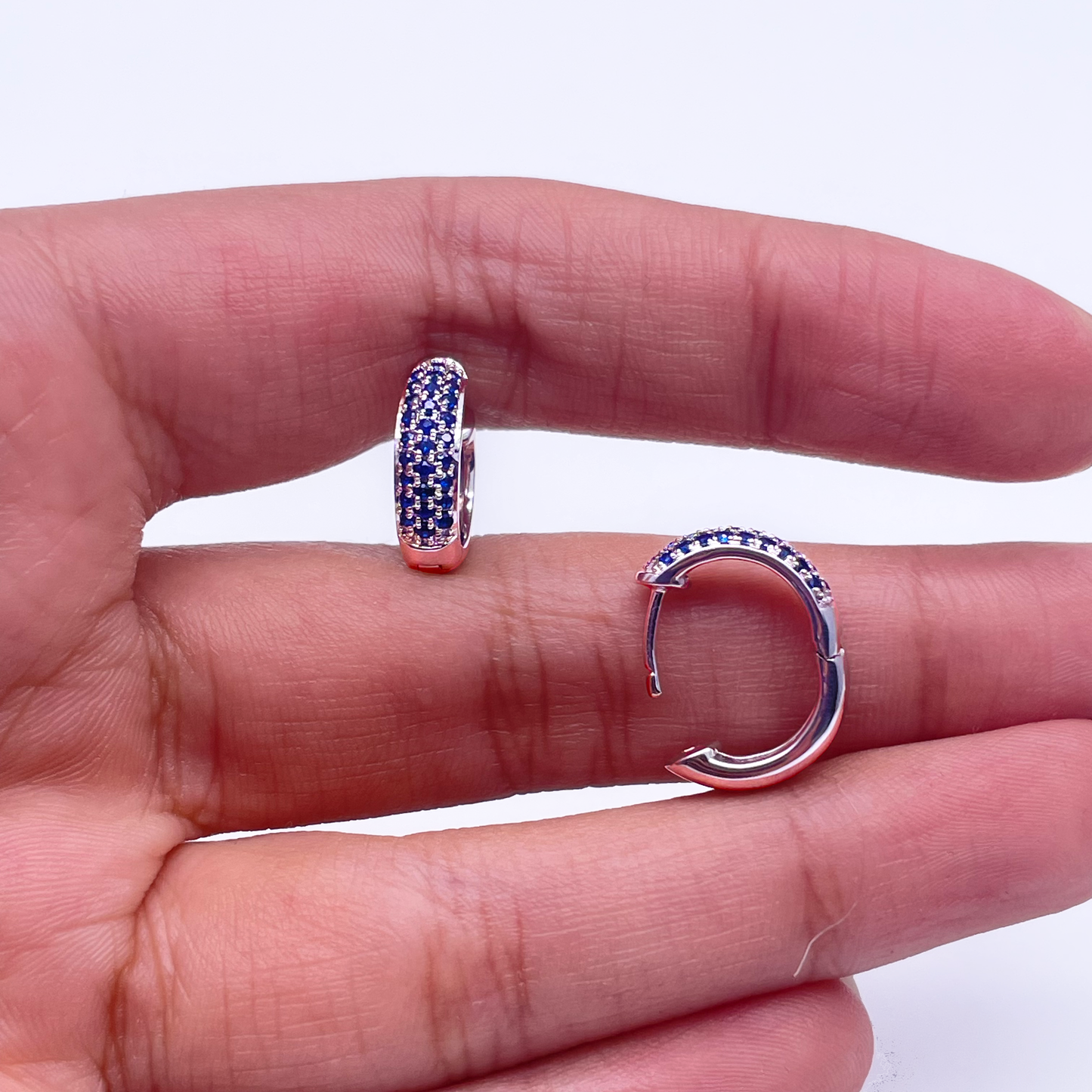14 Carat White Gold Blue Sapphire Pair of Hoop Earrings 0.33 carats 4mm wide