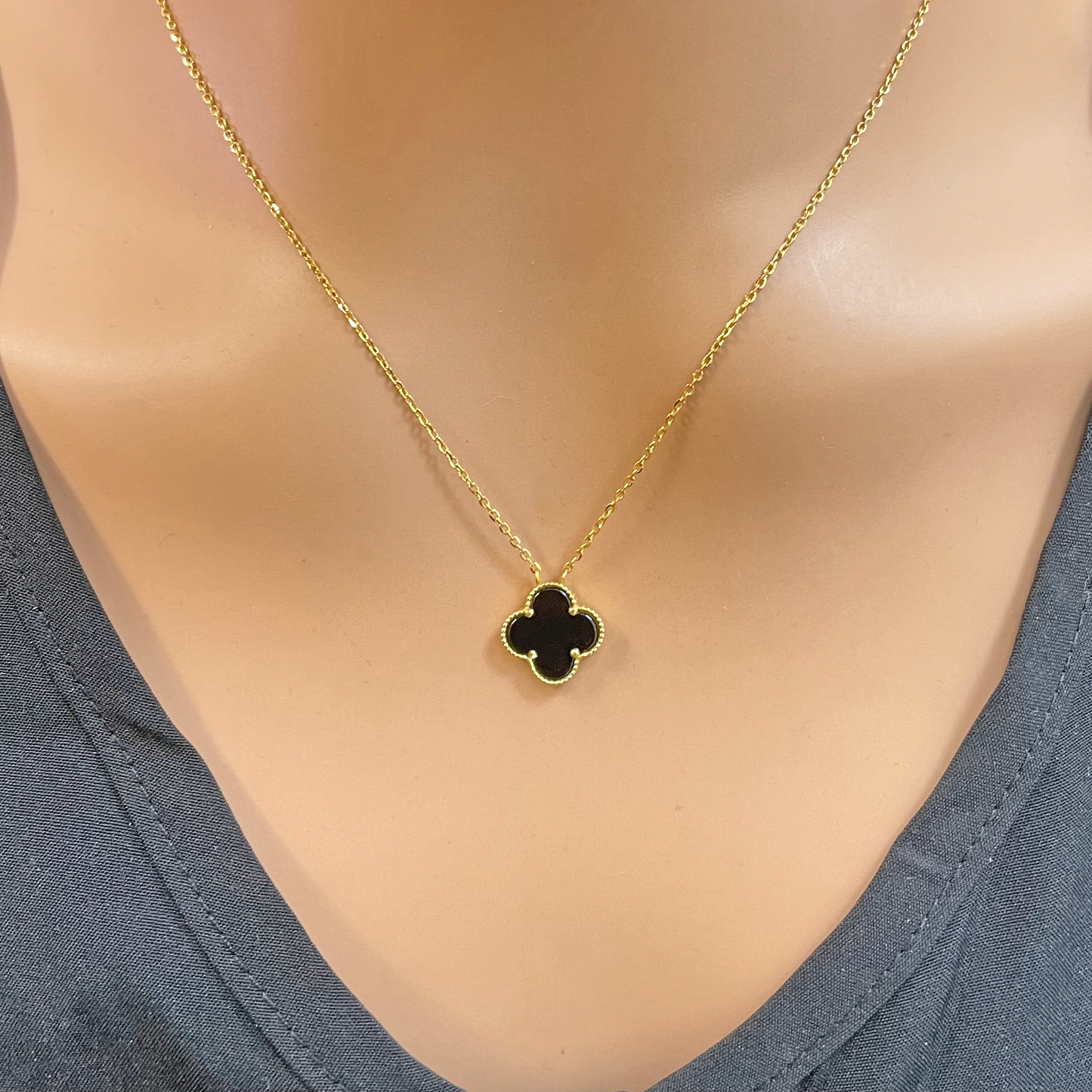 22ct Yellow Gold Black Onyx Single Clover Necklace 17.5 Inches Diamond Bracelets