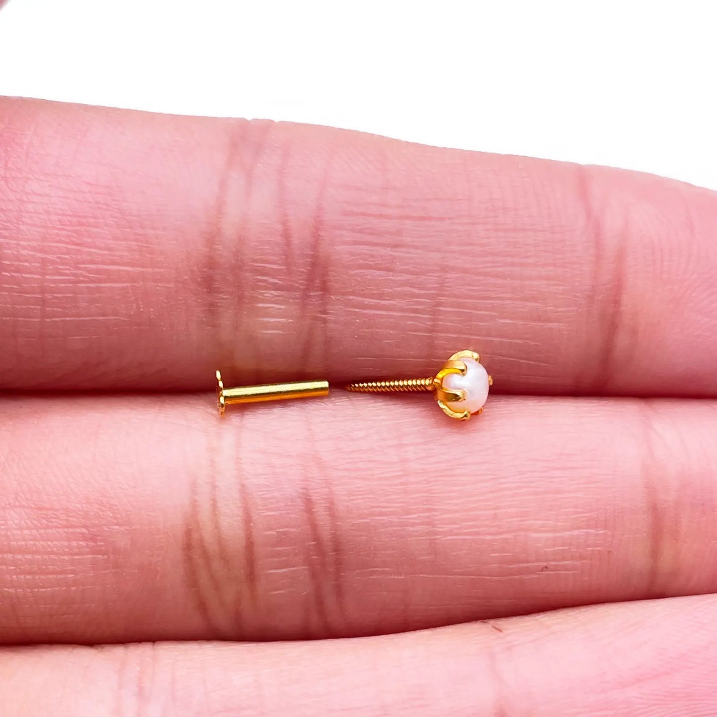 22ct Yellow Gold Freshwater Pearl Claw Single Nose Stud 4.1mm