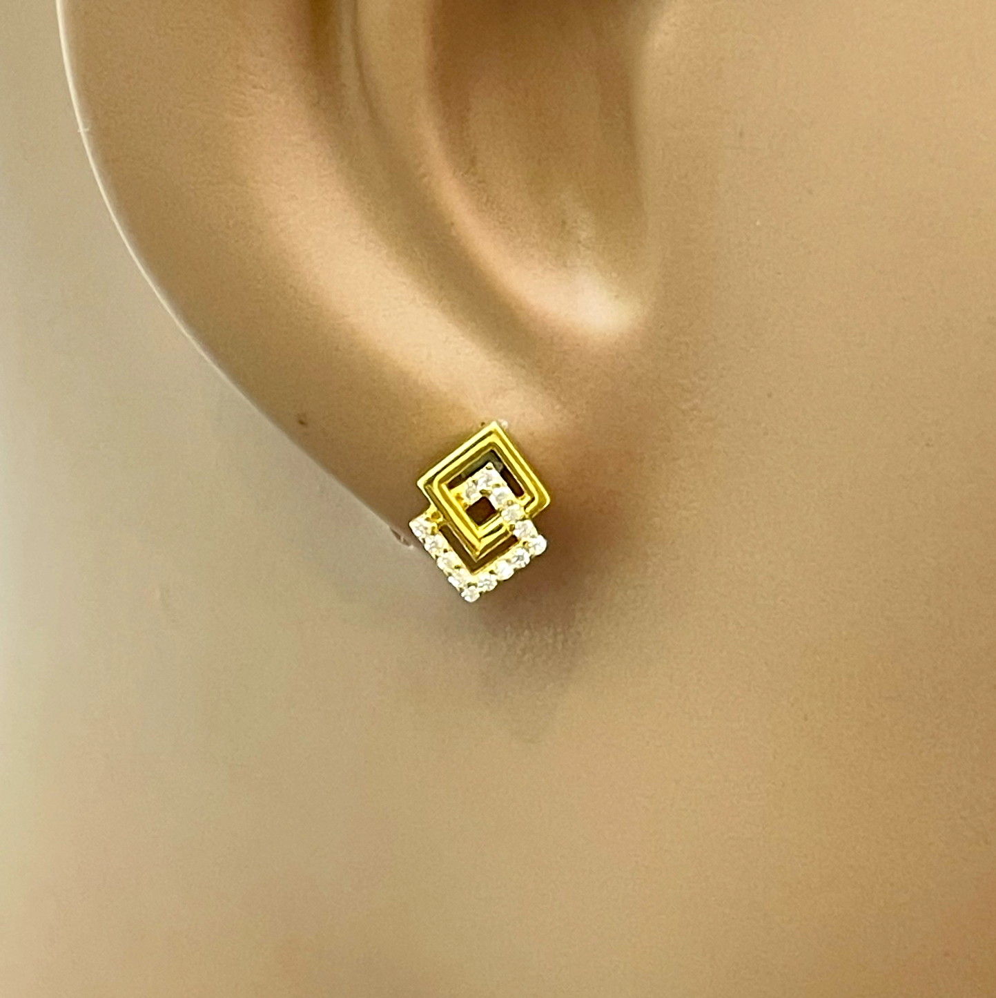 22ct Yellow Gold Cubic Zirconia Entwined Kite Shaped Pendant and Earrings Set