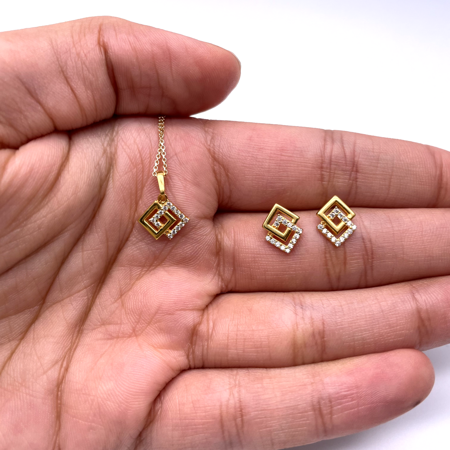 22ct Yellow Gold Cubic Zirconia Entwined Kite Shaped Pendant and Earrings Set