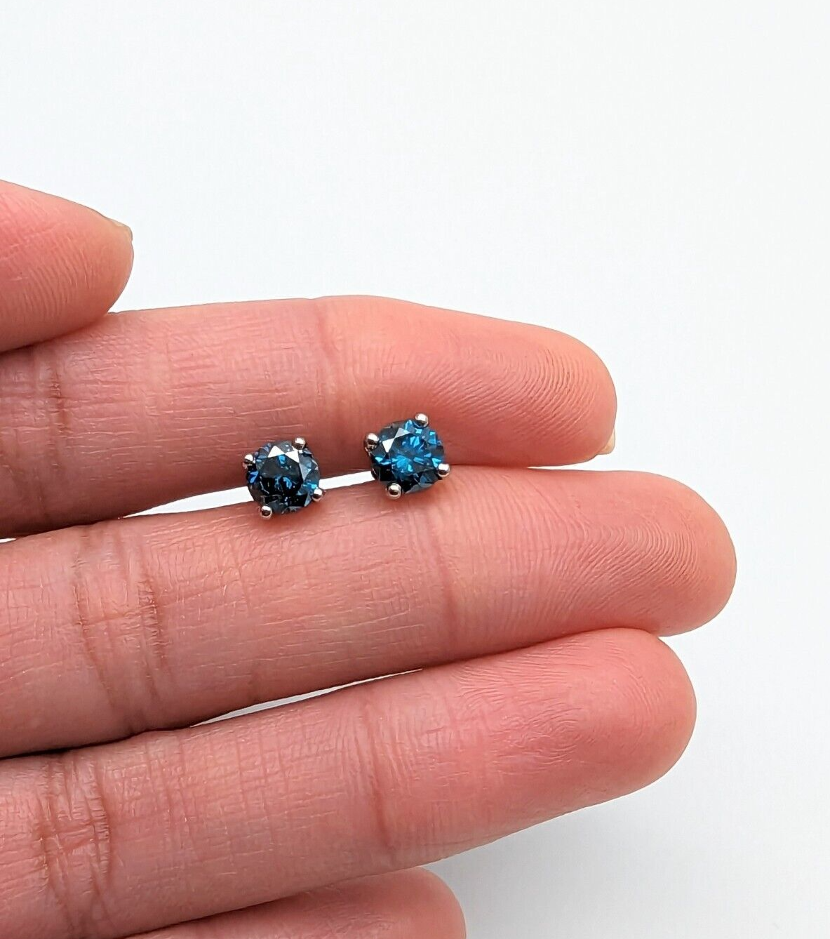 18ct White Gold Natural Teal Blue Diamond 4 Claw Ear Stud Earrings 1.60ct