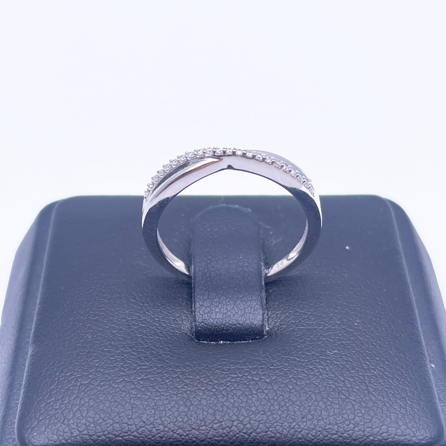 18ct White Gold Diamond Polished Double Crossover Half Eternity Ring 0.09ct