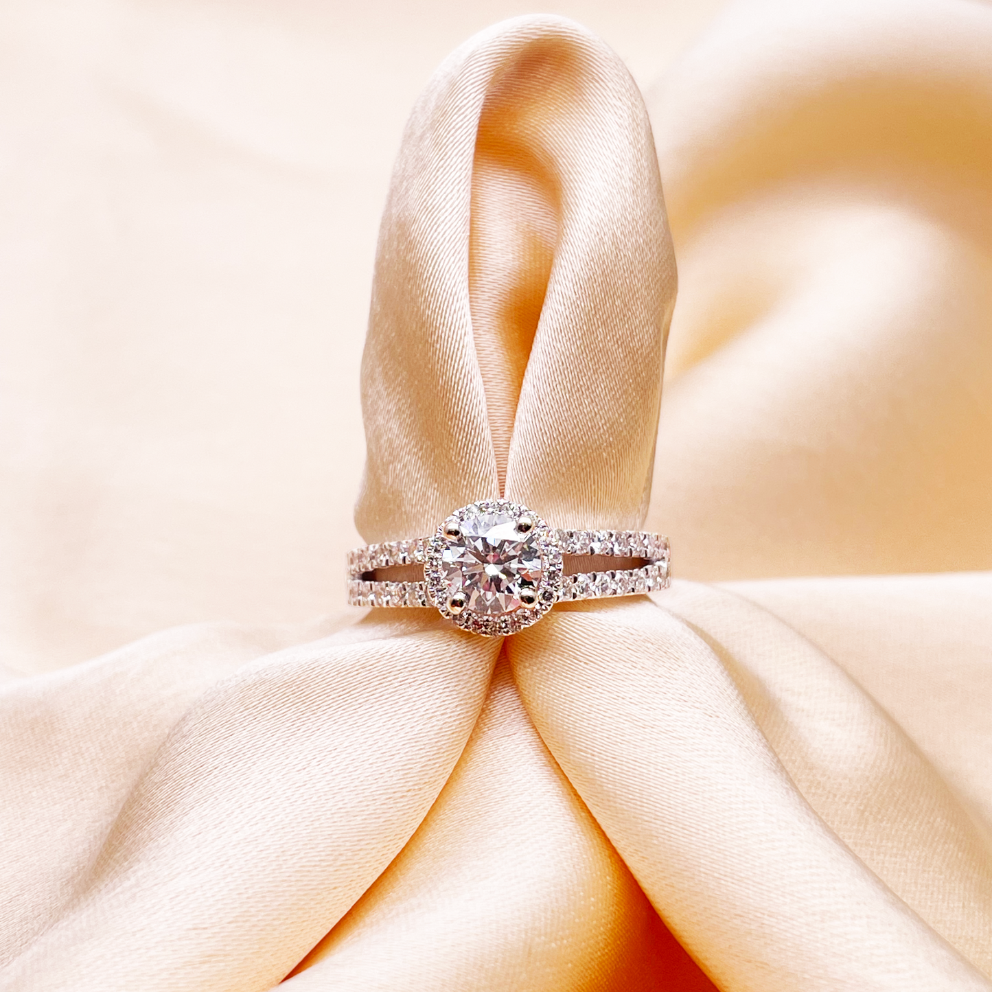 18ct White Gold Natural Round Diamond Halo Split Band Engagement Ring 1.20ct GIA Diamond Ring