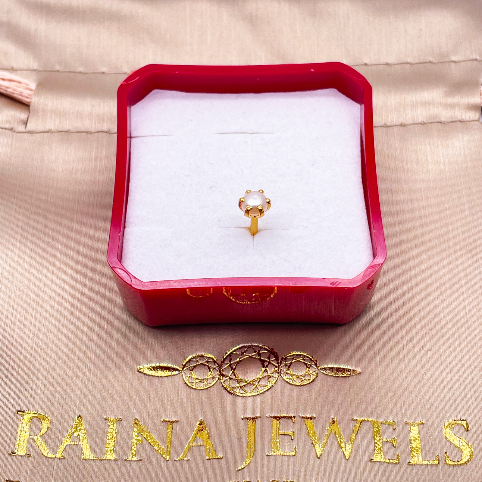 22ct Yellow Gold Freshwater Pearl Claw Single Nose Stud 4.3mm