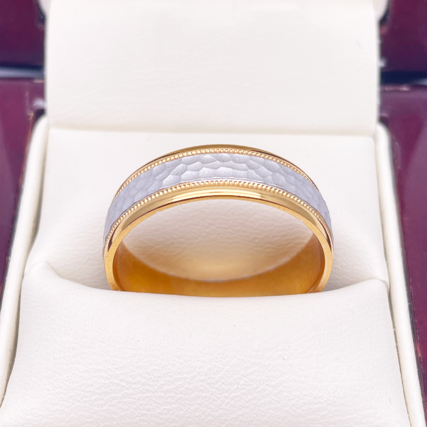 18ct Yellow/White Gold Bicolour Mens Wedding 6mm Band Hammered & Milgrain Middle