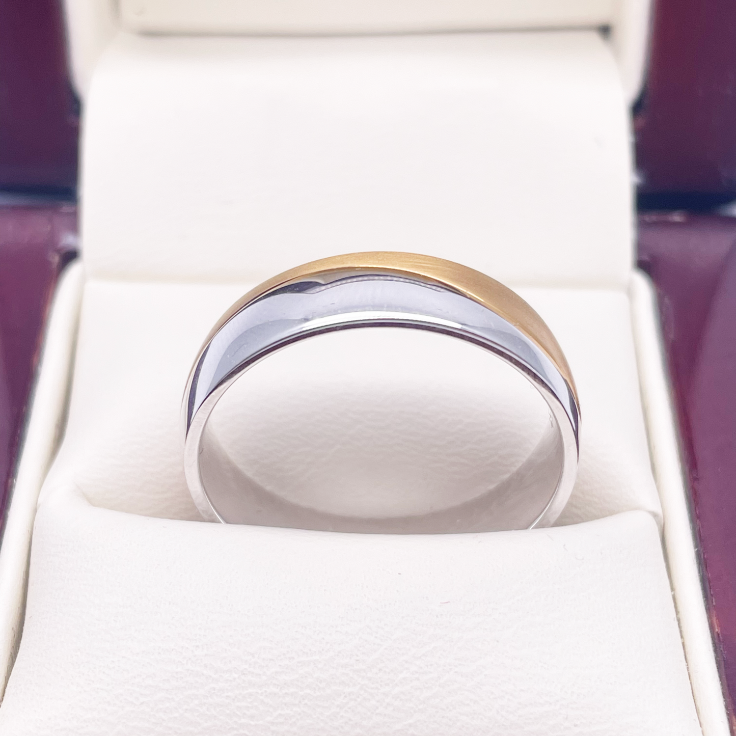 18ct White/Yellow Gold Two-Tone Mens Wedding 6mm Band With Half Matt Groove