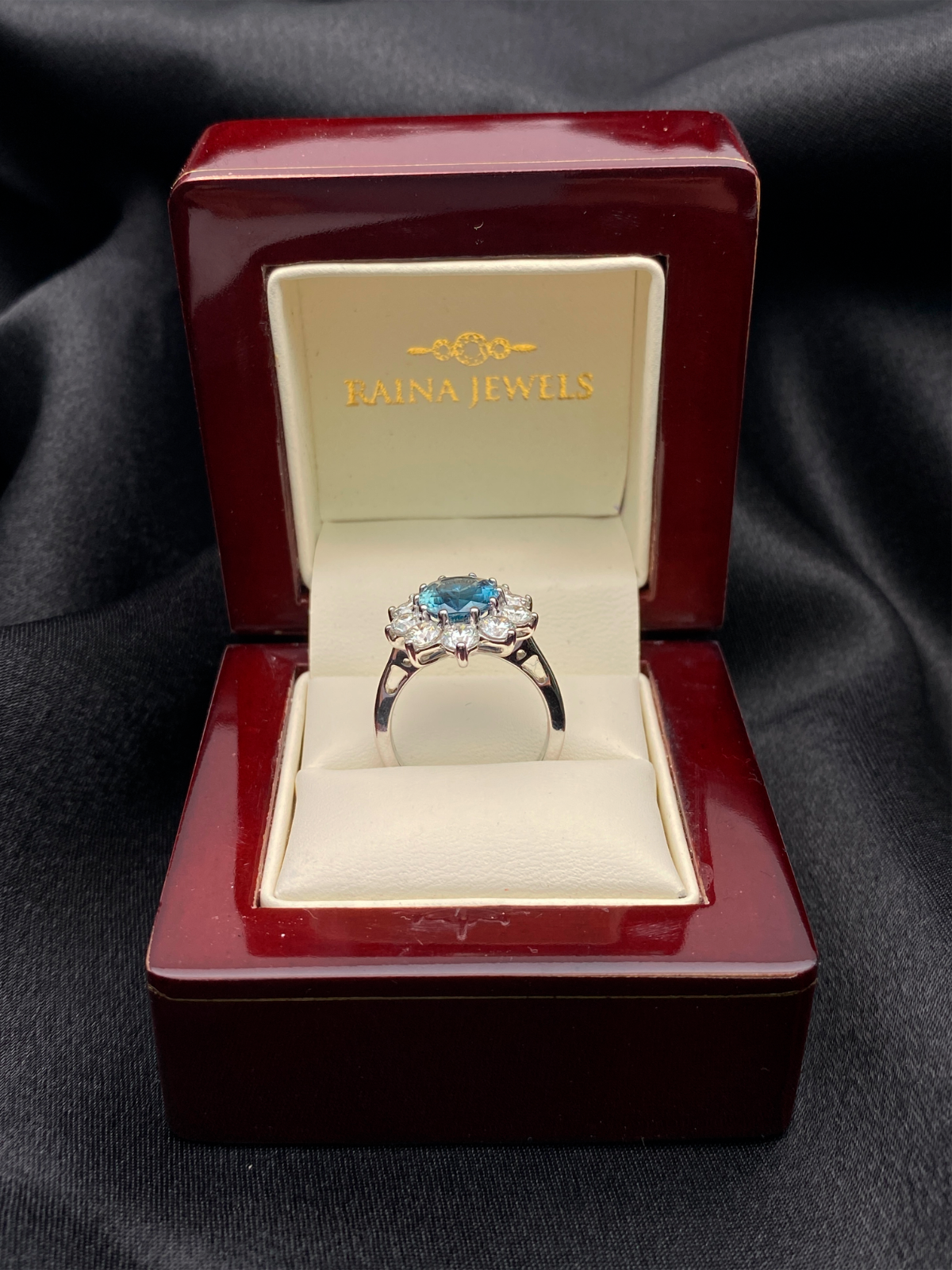 18ct White Gold Natural Blue Sapphire & Diamond Oval Cluster Ring 2.66 carats