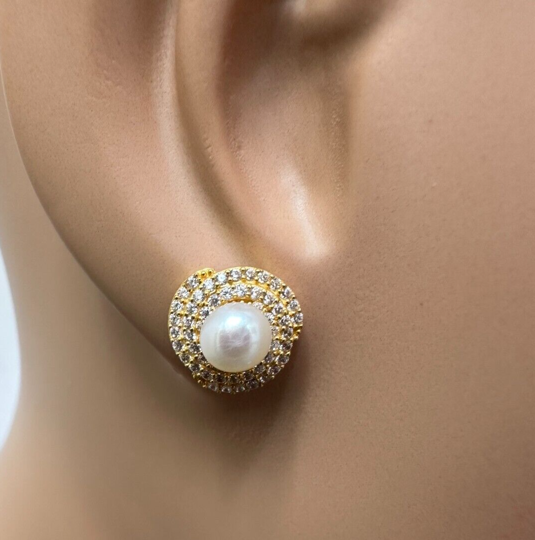22ct Yellow Gold Cubic Zirconia Pearl Earrings & Pendant on 18K Chain Necklace