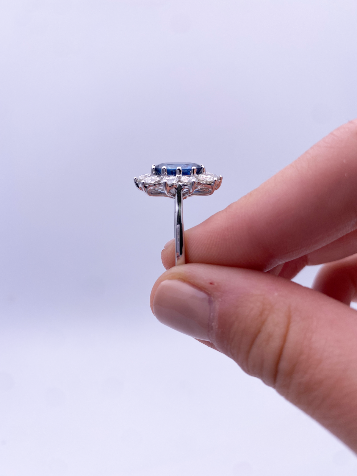 18ct White Gold Natural Blue Sapphire & Diamond Oval Cluster Ring 2.66 carats