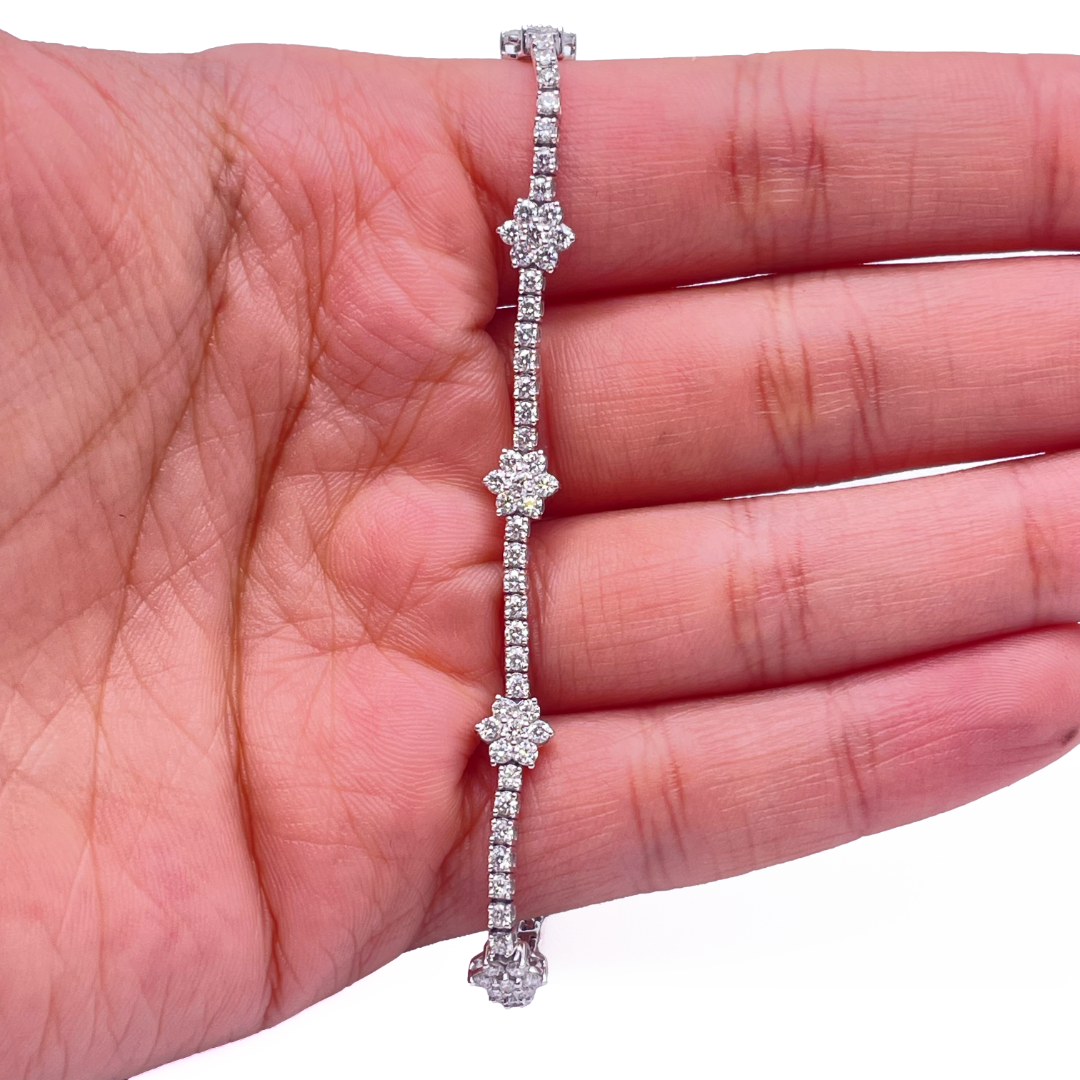 14ct White Gold Natural Diamond Flower Shaped Tennis Bracelet 1.47cts