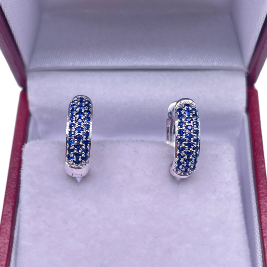 14 Carat White Gold Blue Sapphire Pair of Hoop Earrings 0.33 carats 4mm wide 