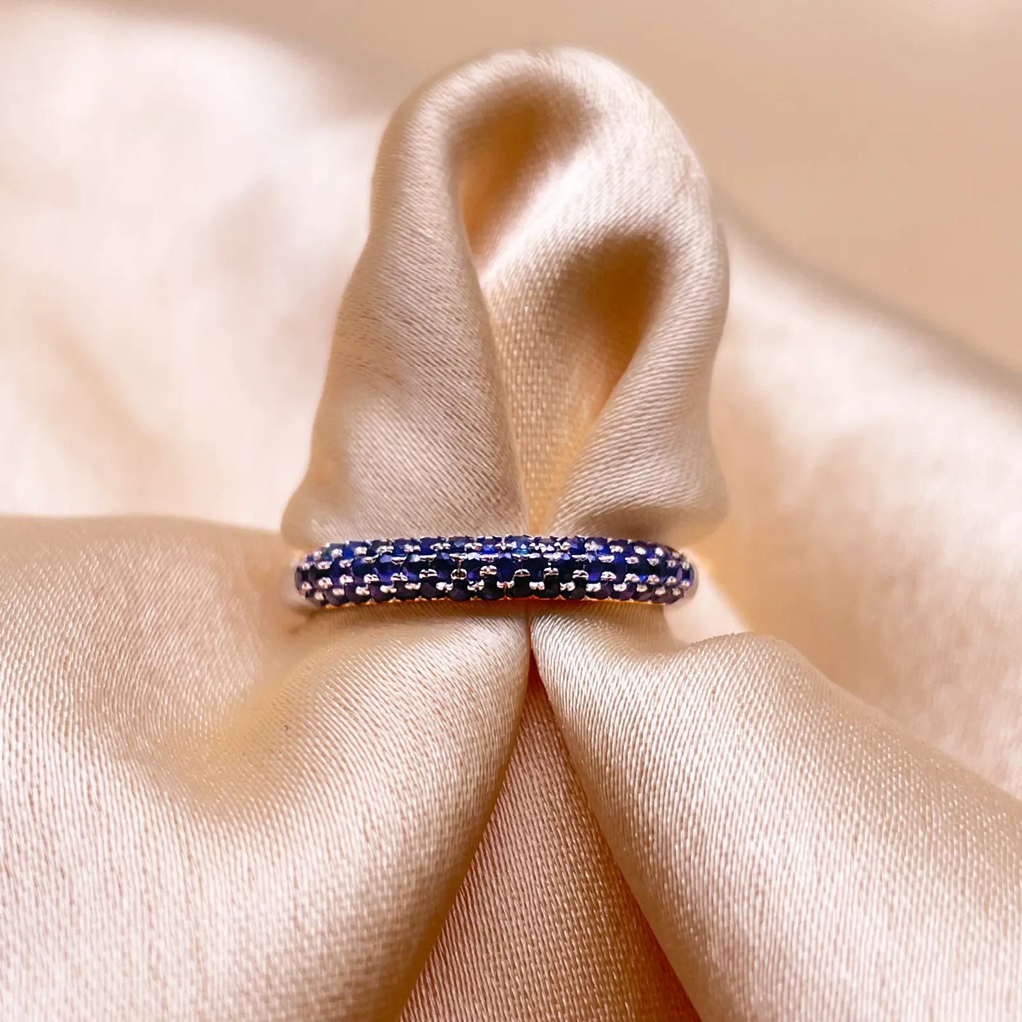 14ct White Gold Blue Sapphire 3 Row Dome Shaped Pave Set Ring 0.41ct 