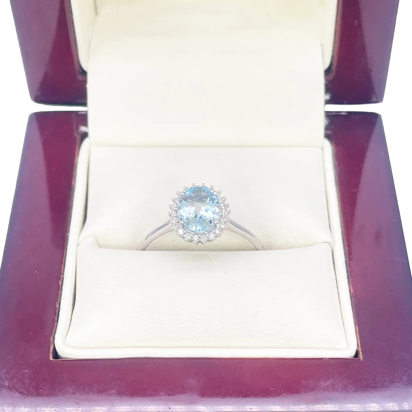 14ct White Gold  Natural Oval-Cut Aquamarine & Round Diamond Ring 0.94ct  Diamond Ring