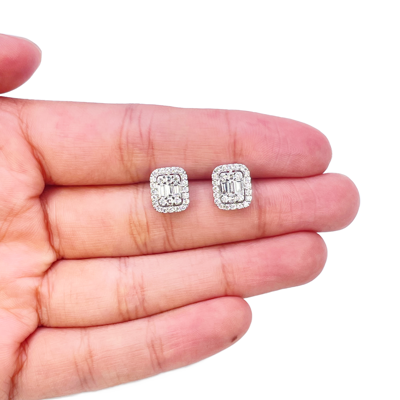 14ct White Gold Round & Baguette Rectangle Shaped Diamond Studs Earrings 0.80ct 