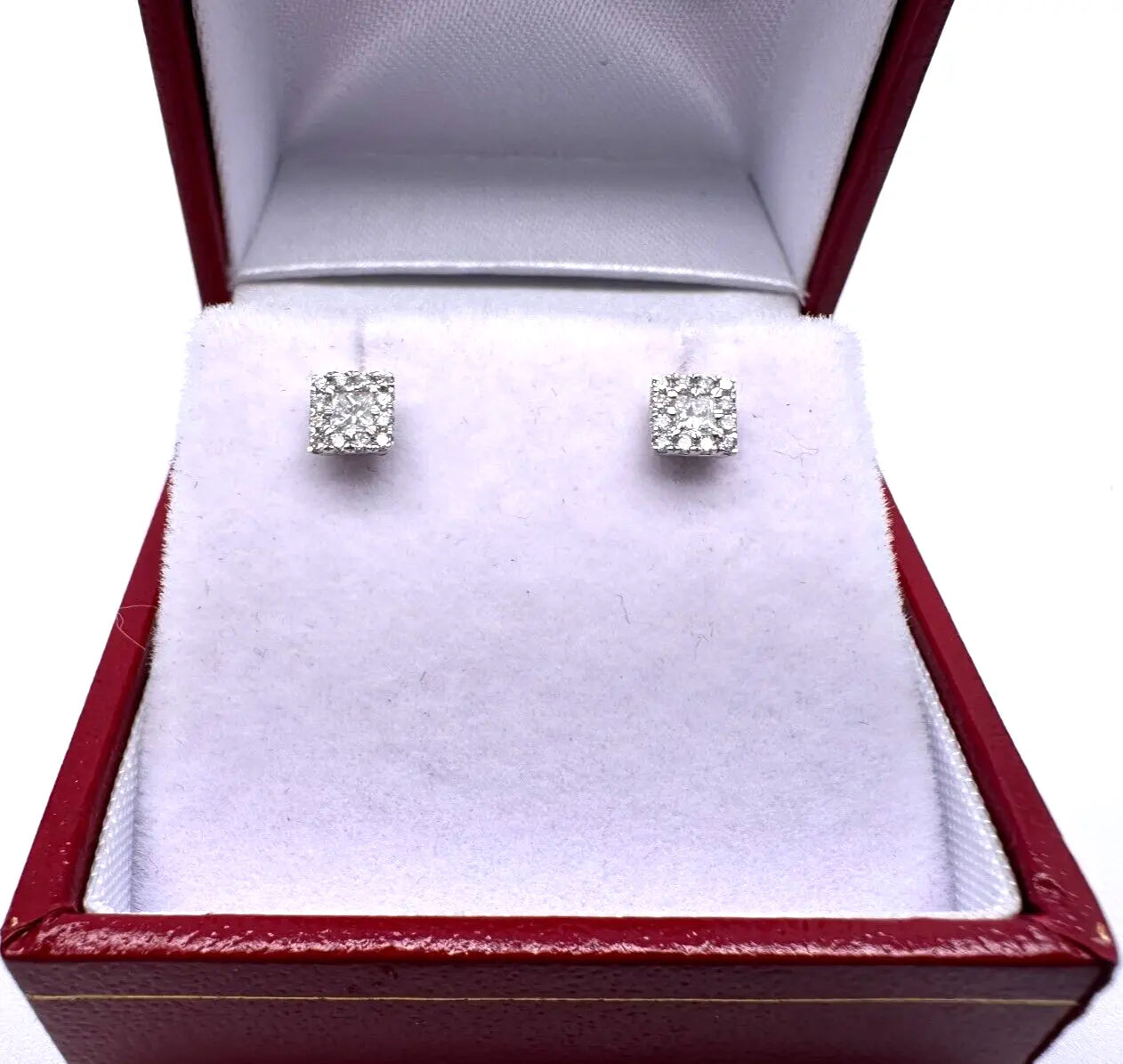 18K White gold Round and Princess cut Diamonds Stud Earrings 0.21 carats 
