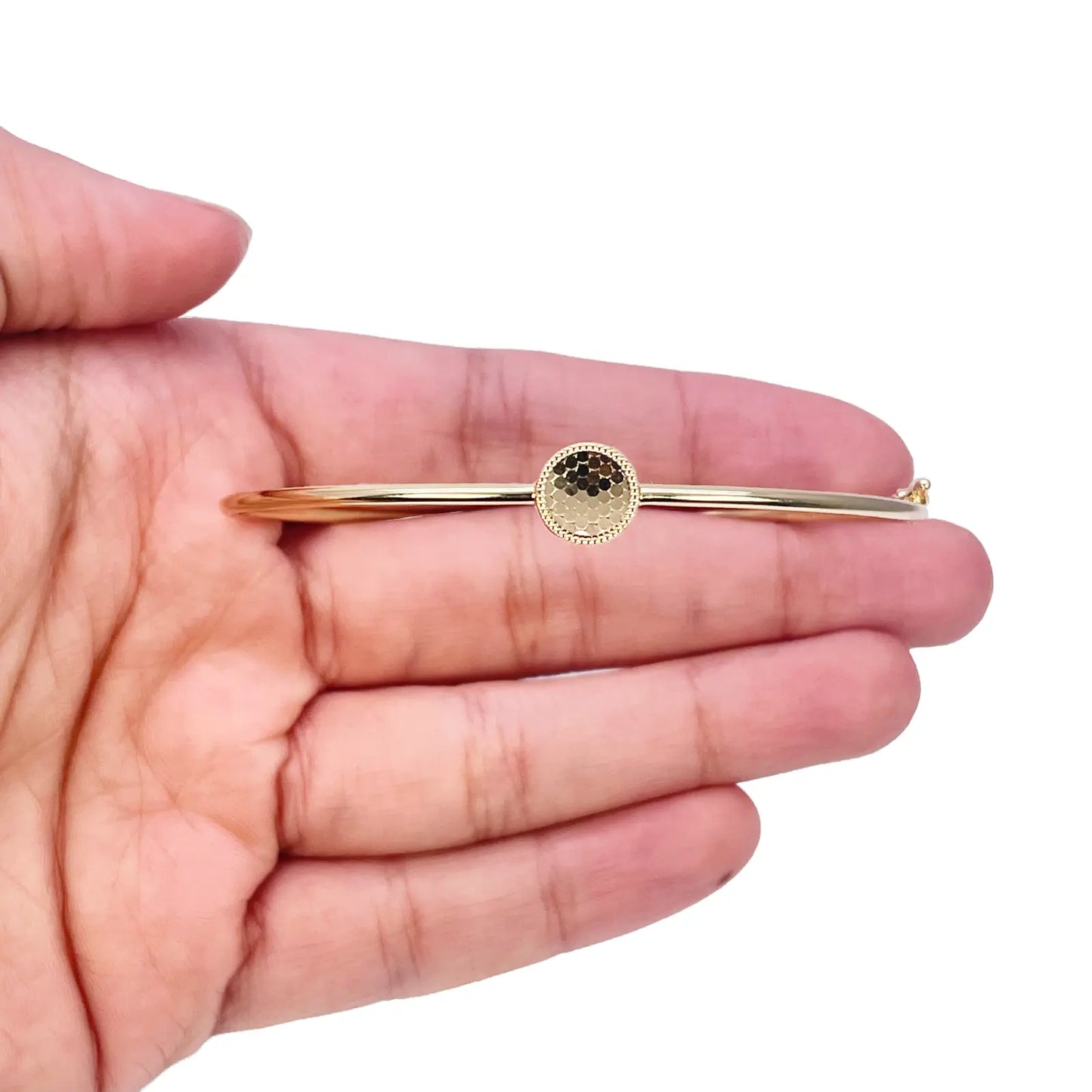 18ct Gold Bangle Minimalist Diamond Cut High Polished Bracelet Diameter 2.3 Inch 